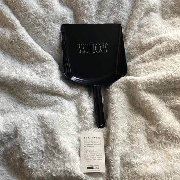 Rae Dunn dustpan - Picture 4 of 5